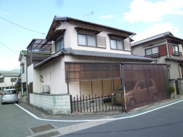 Local appearance photo. Local (11 May 2013) Shooting