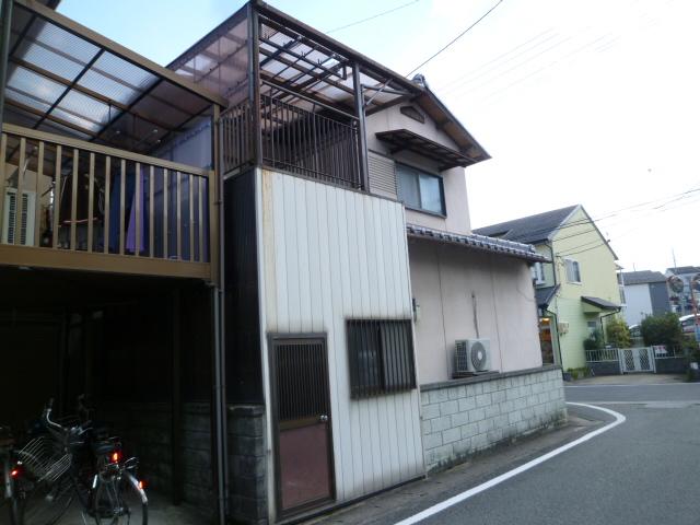 Local appearance photo. Local (11 May 2013) Shooting