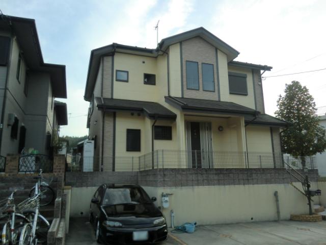 Local appearance photo. The car will be parked in a two room.