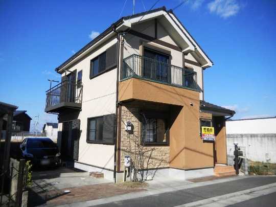 Local appearance photo. Outside Look