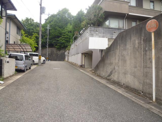 Local photos, including front road. Local (August 2013) Shooting