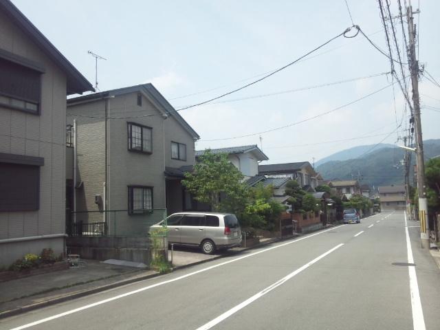 Local photos, including front road. Local (August 2013) Shooting