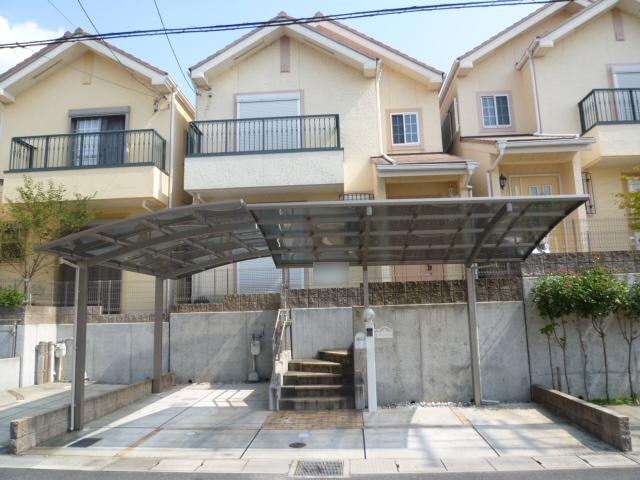 Local appearance photo. Local (12 May 2013) Shooting