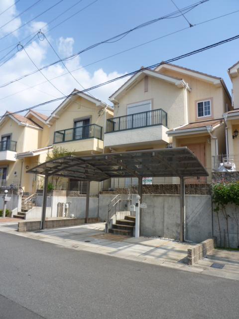 Local appearance photo. Local (12 May 2013) Shooting