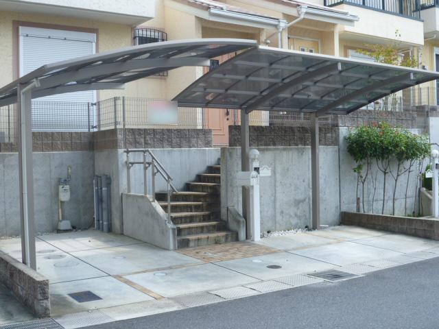 Parking lot. Local (12 May 2013) Shooting