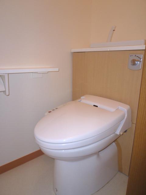 Toilet. Indoor (12 May 2013) Shooting