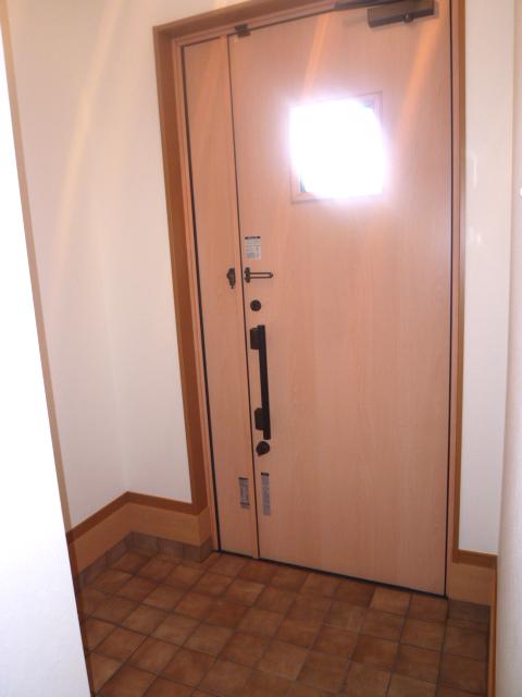 Entrance. Local (12 May 2013) Shooting