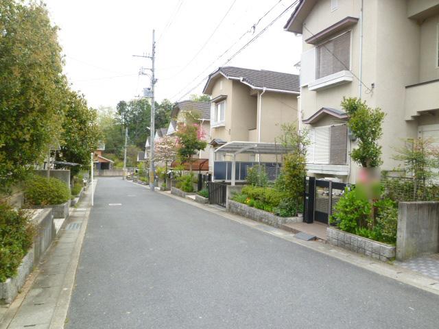 Local photos, including front road. Local (May 2013) Shooting