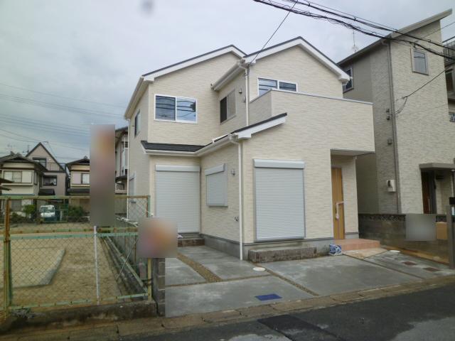 Local appearance photo. Local (10 May 2013) Shooting