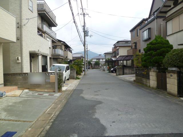 Local photos, including front road. Local (10 May 2013) Shooting