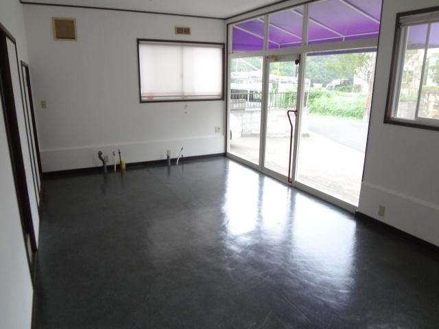 Other. 1st floor free space