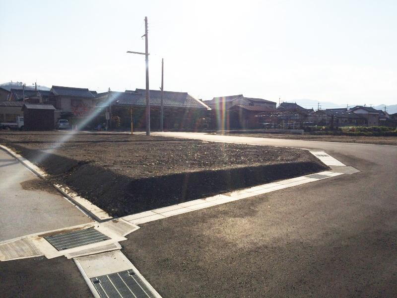 Local land photo. All sections, Daylighting ・ Ventilation good! 