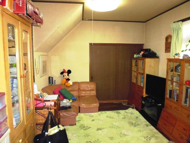 Living. Local (12 May 2013) Shooting