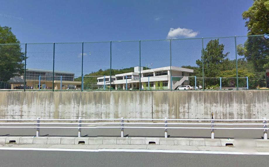 Primary school. 2995m to Aono elementary school