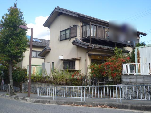 Local appearance photo. Local (11 May 2013) Shooting