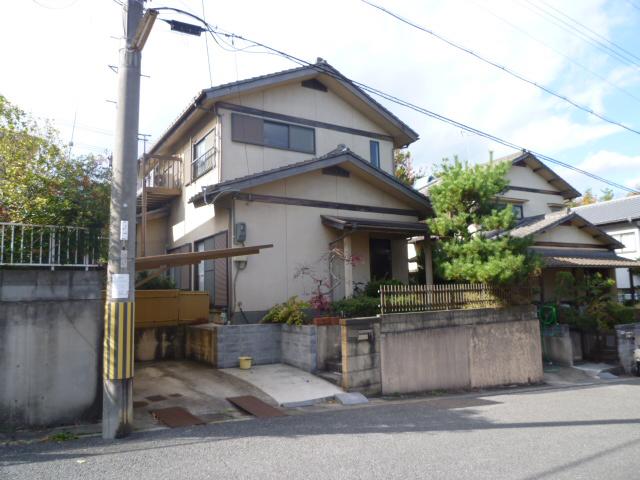 Local appearance photo. Local (11 May 2013) Shooting