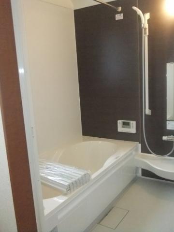 Same specifications photos (Other introspection). Same type other properties bath