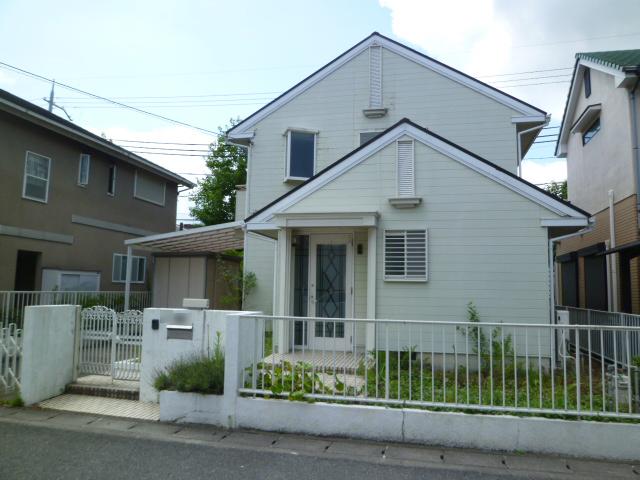 Local appearance photo. Local (10 May 2013) Shooting