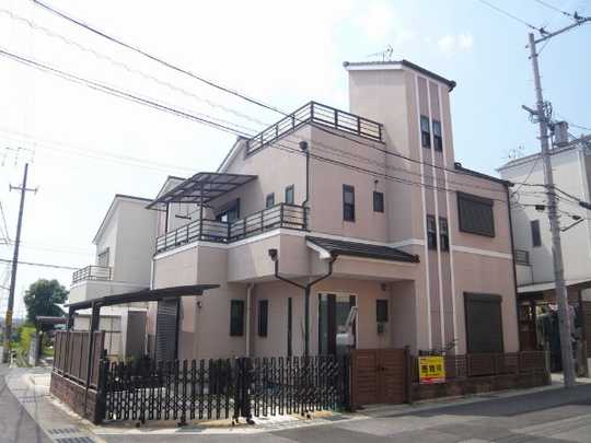 Local appearance photo. Day is good per southeast corner lot