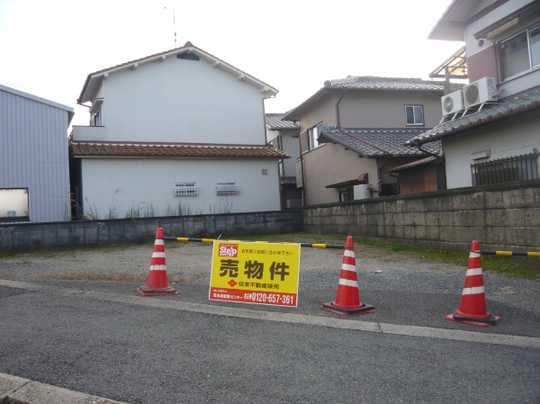 Local land photo. No construction conditions.