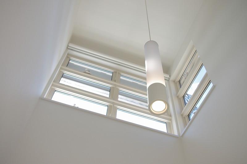 Model house photo. Entrance is very bright in the stairwell (local model house)