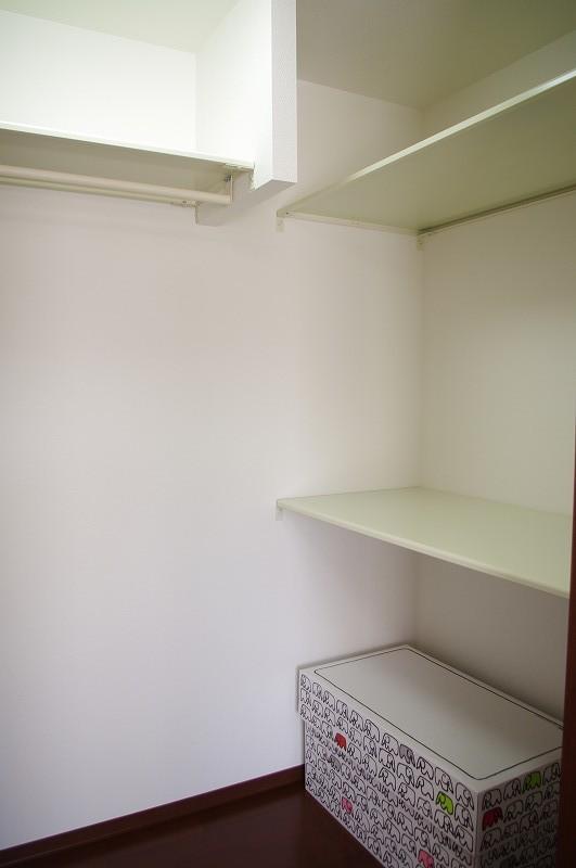 Model house photo. 2.1 Pledge, Spacious walk-in closet (local model house)