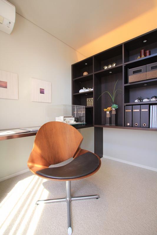 exhibition hall / Showroom. Bedroom back of the study. (Tomigaoka Nara Exhibition Center)