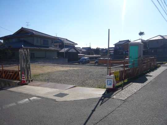 Local land photo. No construction conditions.