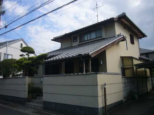 Local appearance photo. It is the house of the northeast corner lot