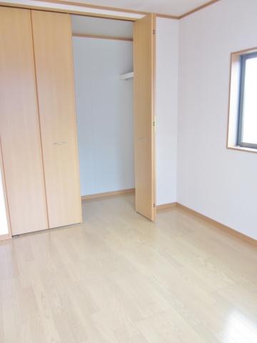 Non-living room. Second floor Western-style northeast side 6.5 Pledge