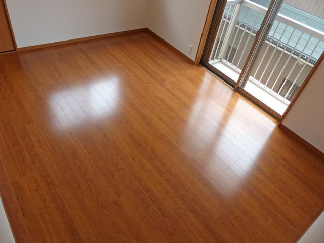 Same specifications photos (Other introspection). Enviable rooms facing the 2 room balcony! It is brilliant Western-style!