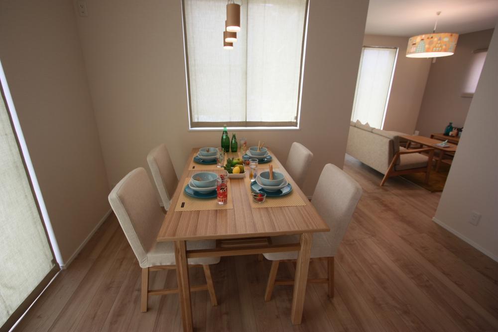 Other introspection. Also firmly equipped with dining space