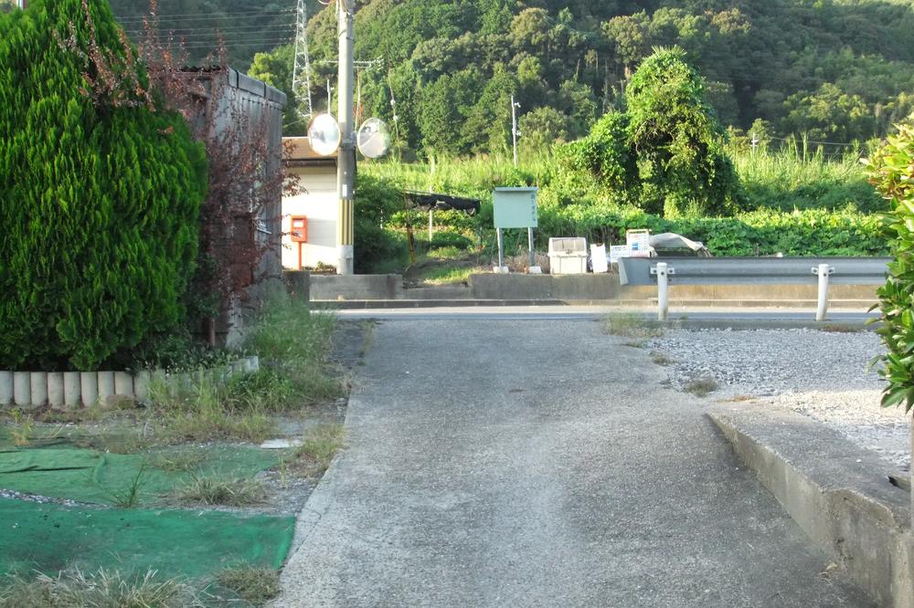 Local photos, including front road