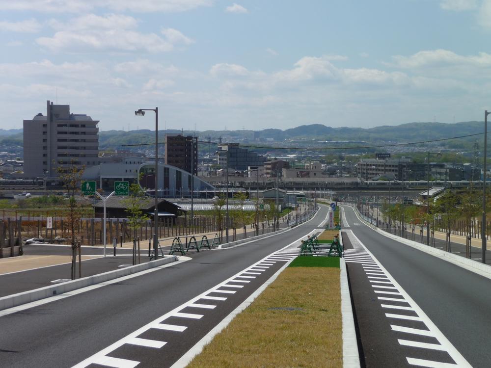 Local land photo. If you go straight, We arrived at the JR Kizu Station. 