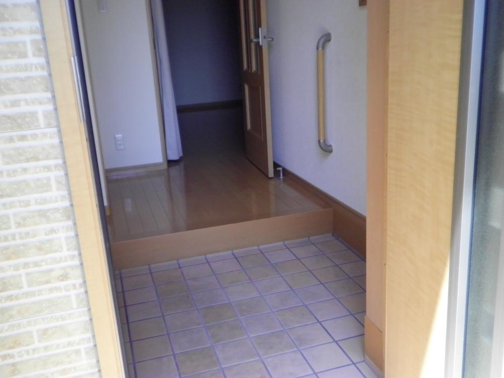 Entrance. Local (May 2013) Shooting