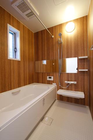 Bathroom. Indoor (07 May 2013) Shooting