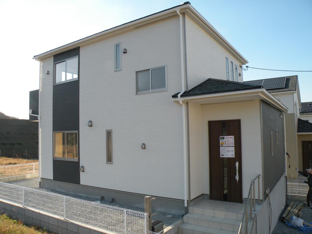 Local appearance photo. Simple and stylish appearance! It was completed, Open House held in! 