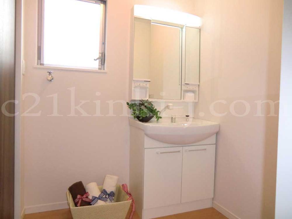 Other introspection. Shampoo dresser three-sided mirror type! 