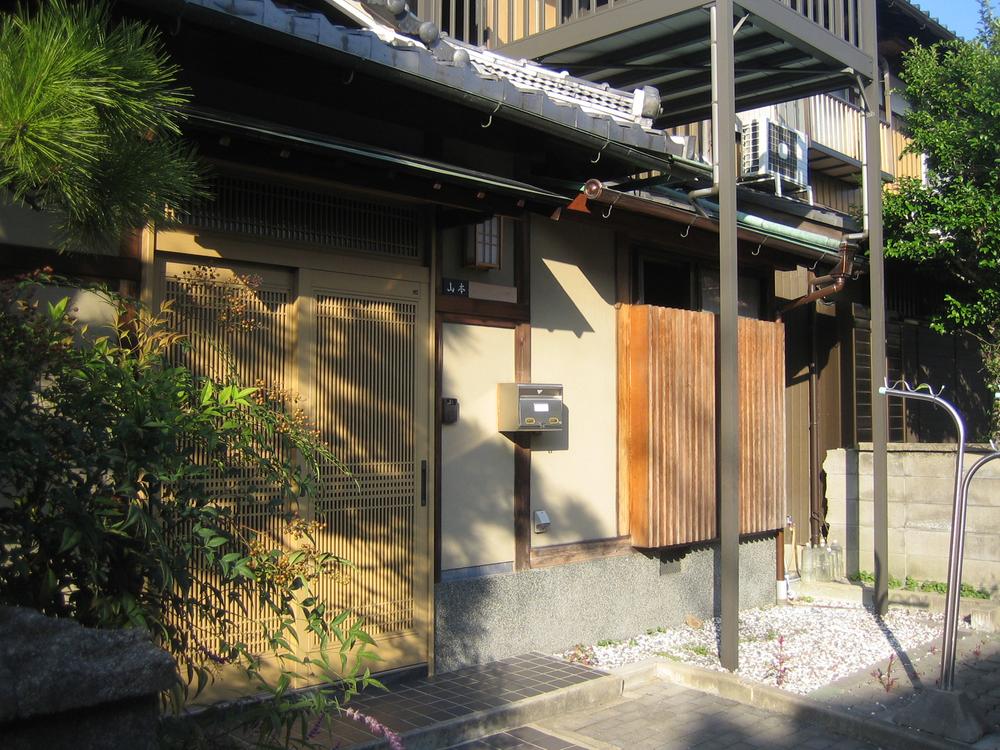 Local appearance photo. Local (10 May 2012) shooting