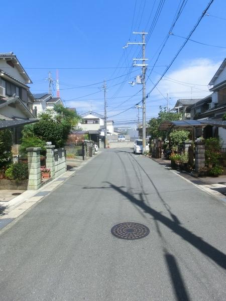 Other local. Local (10 May 2013) Shooting Front road about 6m width