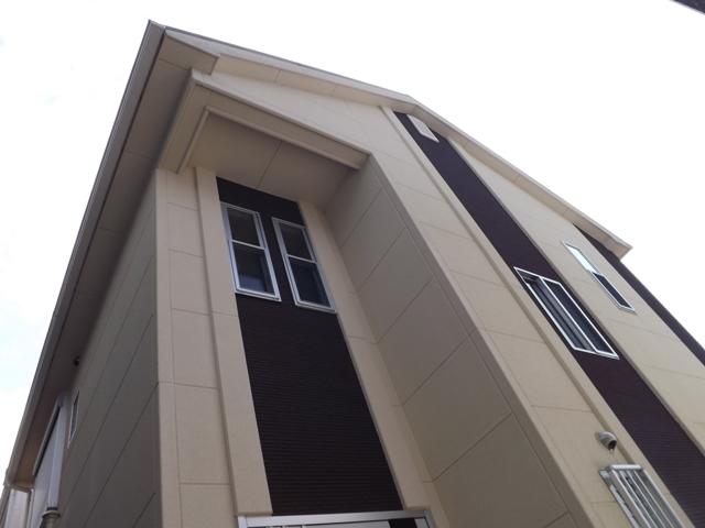 Local photos, including front road. Library space on the second floor, With loft