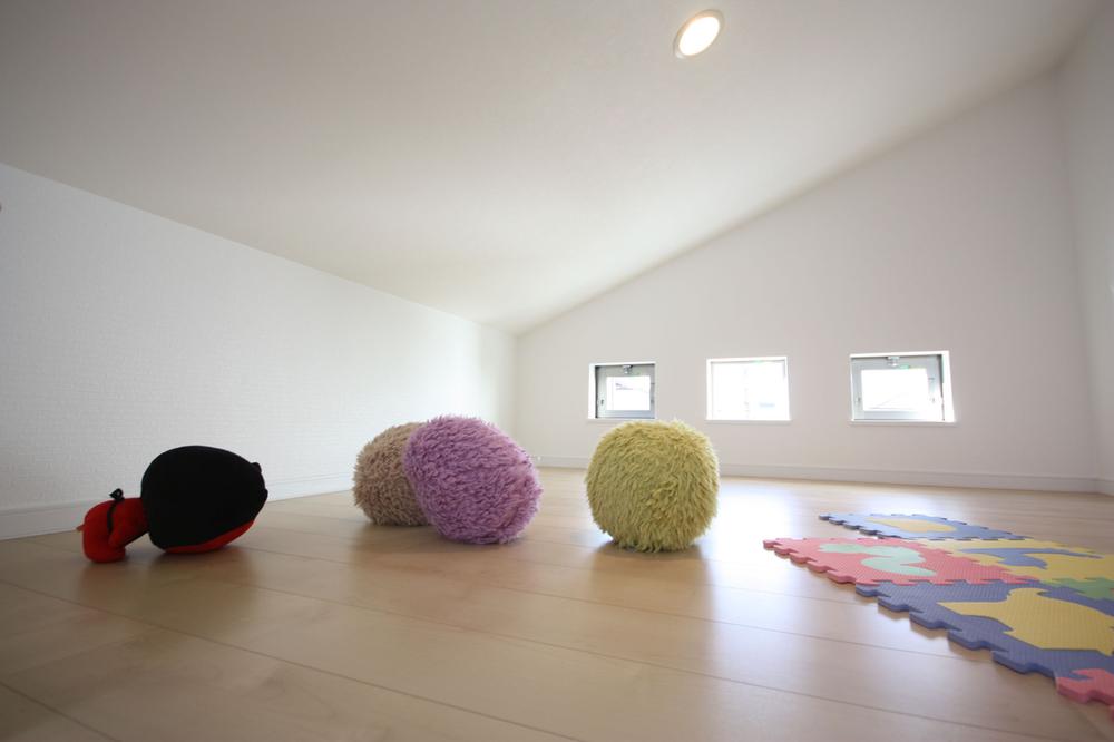 Building plan example (introspection photo). Children's Playground tickle the child mind, such as the secret base. It is convenient to use as well as a storage. 