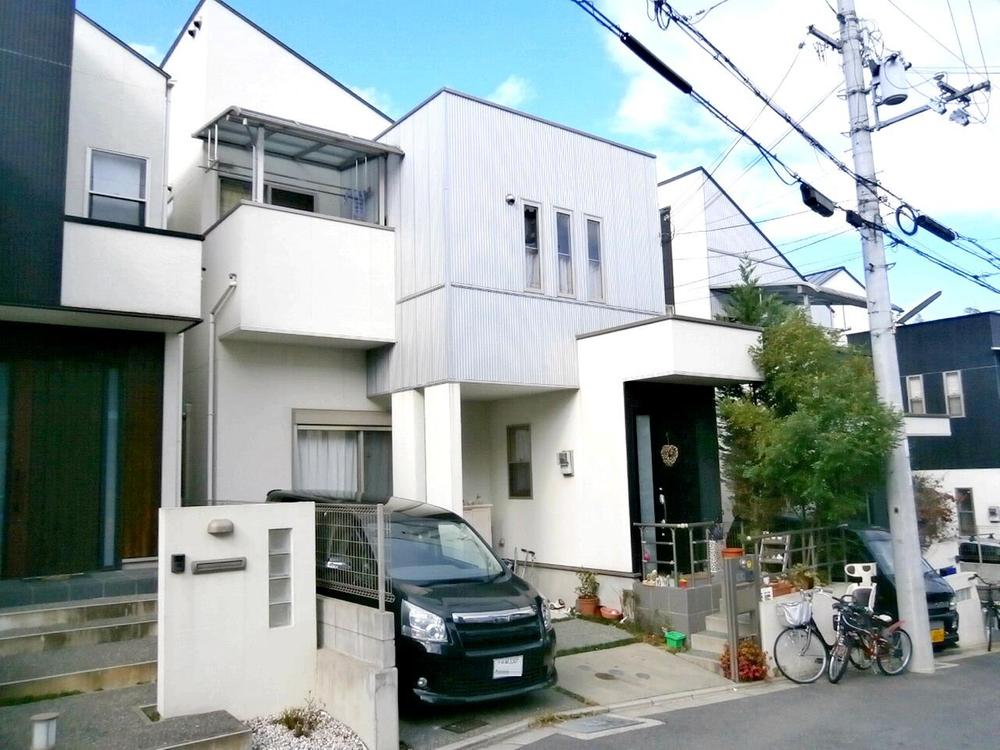 Local appearance photo. Local (12 May 2013) Shooting