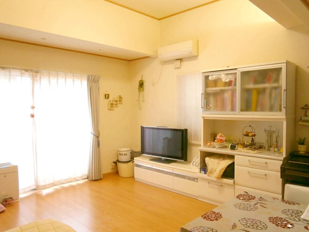 Living. Indoor (12 May 2013) Shooting  High ceiling living