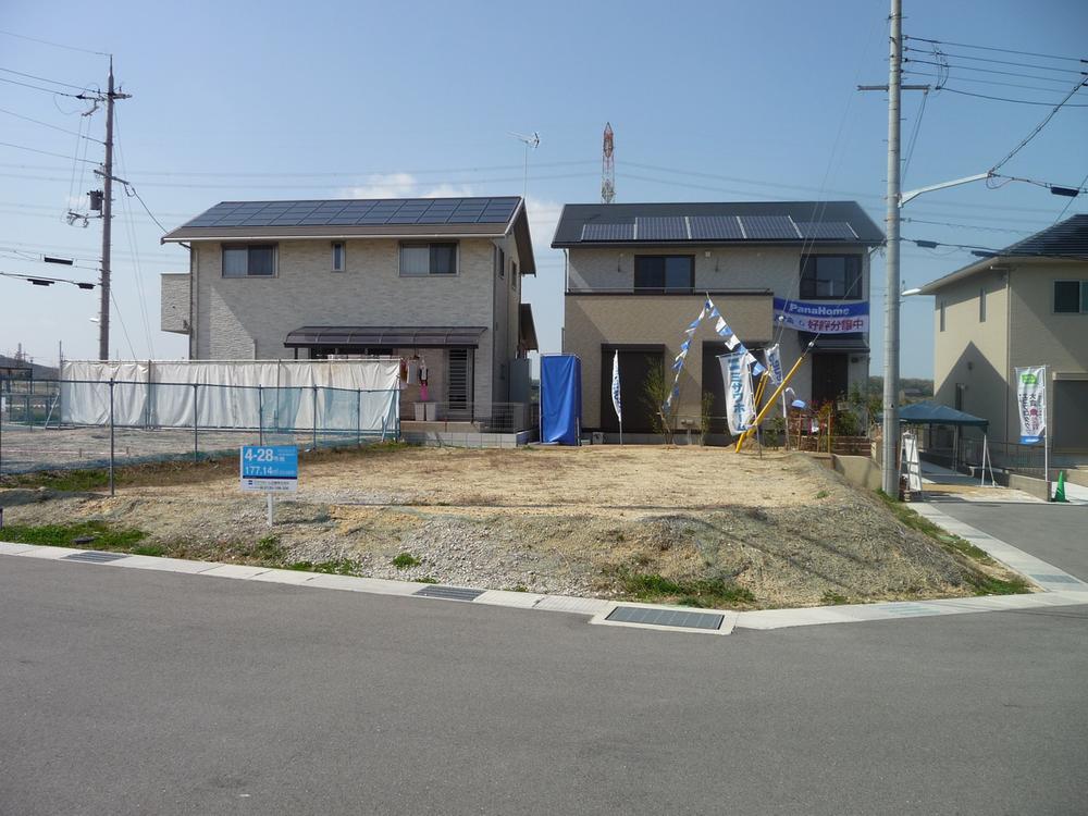 4-28 No. land (which is residential land of the southeast corner lot. )