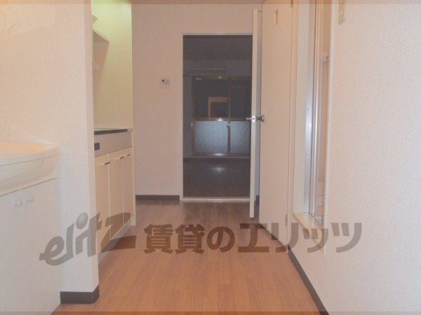 Other room space. Corridor