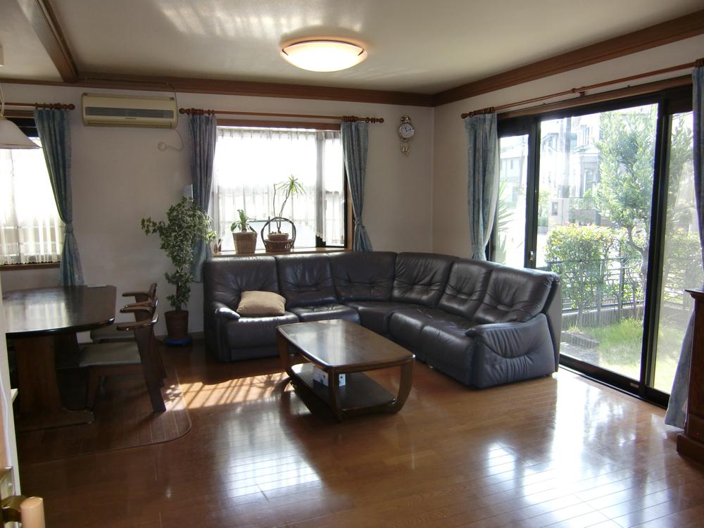 Living. Indoor (10 May 2013) Shooting