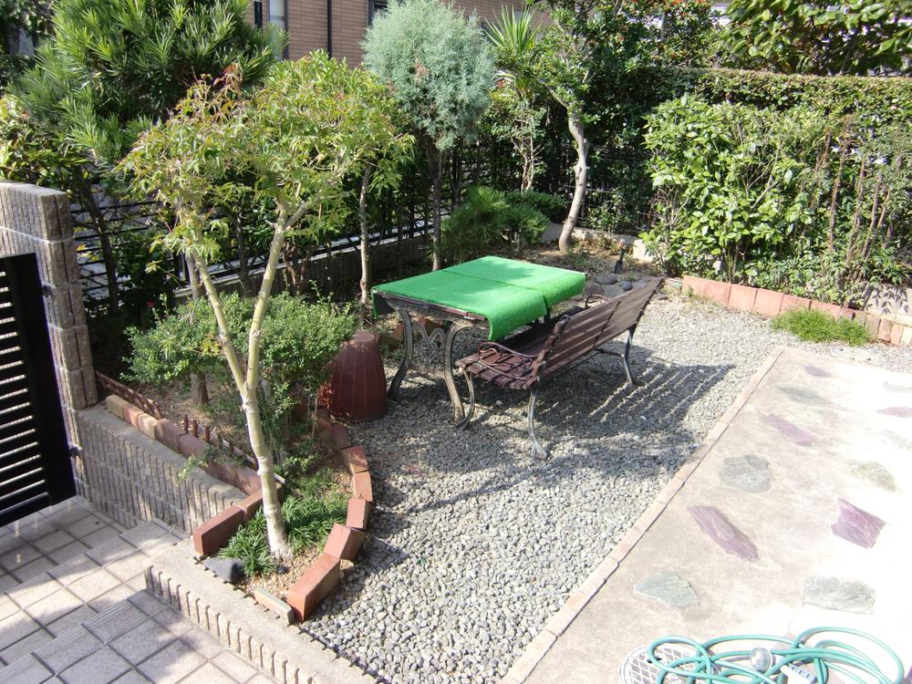 Garden. Local (10 May 2013) Shooting