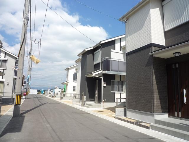 Same specifications photos (appearance). Same specifications photos (appearance) Town without a car street Safe living environment location also for children