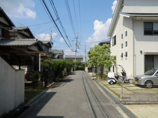 Local photos, including front road. Kintetsu Kōdo Station 3-minute walk JR Dōshishamae Station 8-minute walk